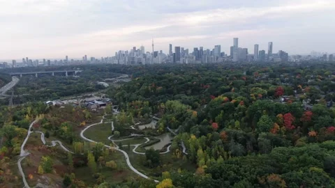 4K- HD Drone Flight Orbiting Over Don Valley Brick Works Park Toronto, Ontario Stock-Footage 142026416