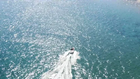 4K- HD Drone Flight Orbiting around a Boat in Toronto, Ontario Video stock 142027058