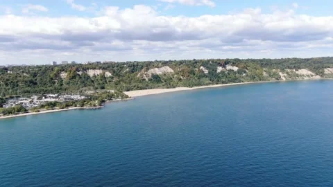 4K- HD Drone Flight Orbiting Over Lakeshore in Toronto, Ontario Video stock 142027125