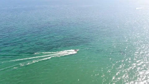 4K- HD Drone Flight Tracks a Boat in Toronto, Ontario Video stock 142027071