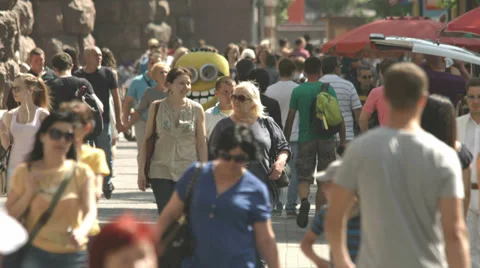 4K &amp; HD res-n, Crowd at the street, daytime Stock Footage 38832963
