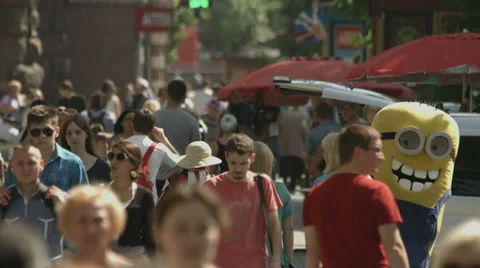 4K &amp; HD res-n, Crowd at the street, daytime Stock Footage 38842921