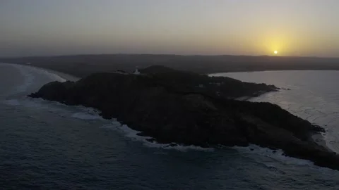 4K - HDR | Byron Bay Lighthouse | Drone Shot | Sunset 스톡 동영상 207698617
