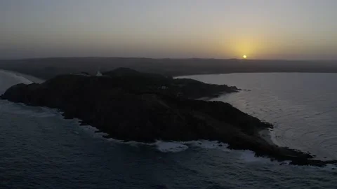 4K - HDR | Byron Bay Lighthouse | Drone Shot | Sunset 스톡 동영상 207705607