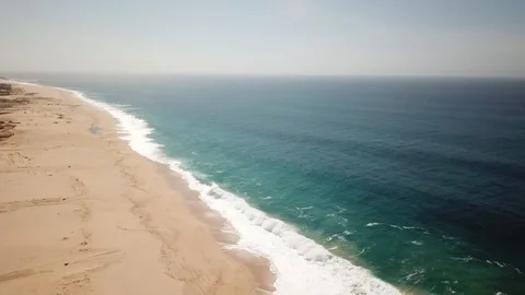 4K HIGH SHOT SLOW PAN OCEAN 스톡 동영상 105838431