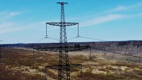4K High voltage tower with metal wires transmit electricity. 스톡 동영상 282891445