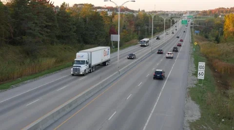 4K - Highway right view with no traffic Vídeo Stock 42245273