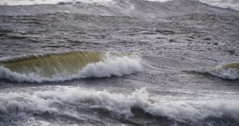 4K - Huge waves of the atlantic ocean close-up Stock-Footage 142651159