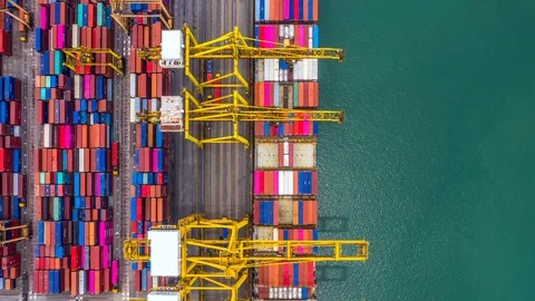 4k, Hyper lapse aerial view container ship loading and unloading. Vidéo 107804037