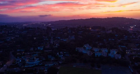4K Hyperlapse - Aerial Sunset Spring Valley 動画素材 115089287