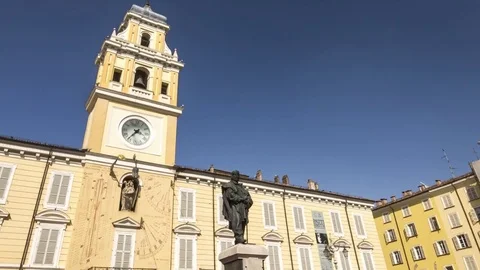 4K Hyperlapse in the centre of Parma, Garibaldi Square, Italy Stock-Footage 74240568