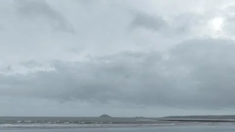 4K Hyperlapse of Cloudy Seascape and Distant Island Vidéo 333928188