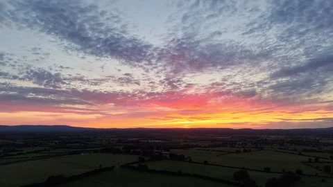 4K Hyperlapse of Colorful Sunset Sky Over Rural Farmland 库存影片 338307131