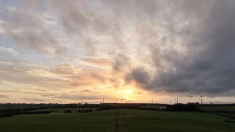 4K Hyperlapse of Dramatic Sunset Clouds Vídeos de archivo 333927949
