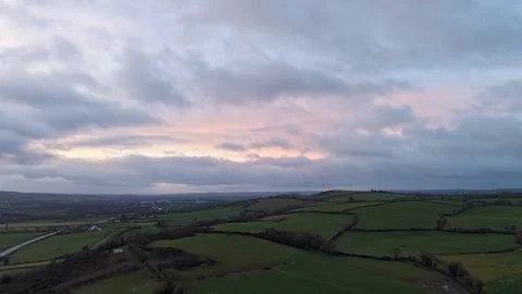 4K Hyperlapse of Rural Fields at Sunset Stockbeeldmateriaal 333928015