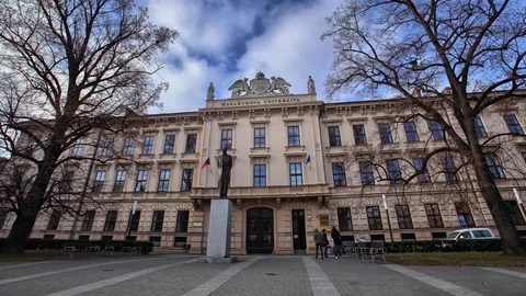 4K Hyperlapse with view of a historic building Stock Footage 72729953