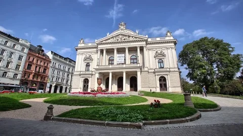 4K Hyperlapse with view of a historic building Stock Footage 72729972