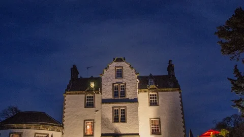 4K hyperlapse of white castle at night in Scotland 库存影片 99398214