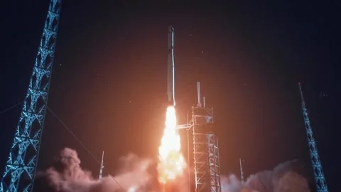 4K Illustration Generic Rocket Launch Vehicle Liftoff Fire and Smoke Stock Footage 330479712