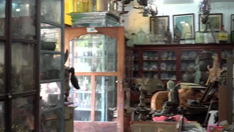 4K Inside an Antique shop, interior overview of objects on display Stock Footage 135765129