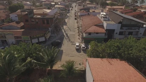4K Jeep driving through small town Stock Footage 85915420