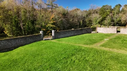 4K Lawn and Stone Wall at Jenkinstown Walled Garden, Kilkenny Stockbeeldmateriaal 332876186