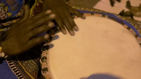 4K Local Moroccan playing a drum 스톡 동영상 70310397