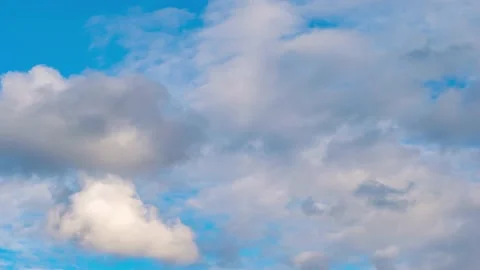 4K Loop of white clouds over sky time lapse Video stock 134490855