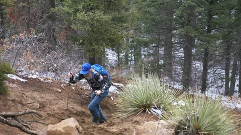 4K - Man Hiking Up Very Steep Loose Dirt in Colorado Springs, CO Video stock 105328510