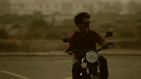 4K Man Riding Motorcycle Video stock 141670155