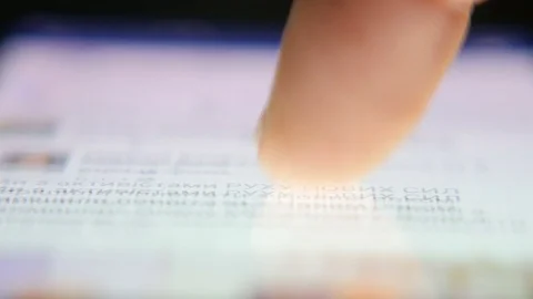 4k, man scrolls news feed on the smartphone screen, macro 3 Stock-Footage 71133336