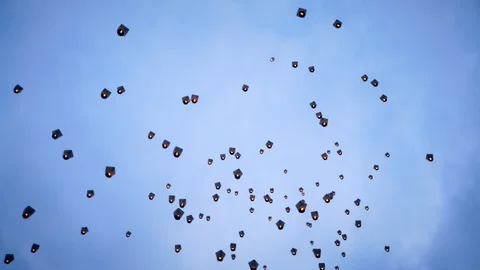 4K Many asian fire lanterns launching. Chinese new year sky lantern Taipei-Dan Stock Footage 89234949