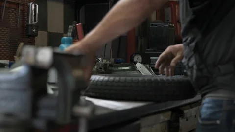 4K mechanic Stock Footage 90801837