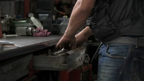 4K mechanic Stock Footage 90801903
