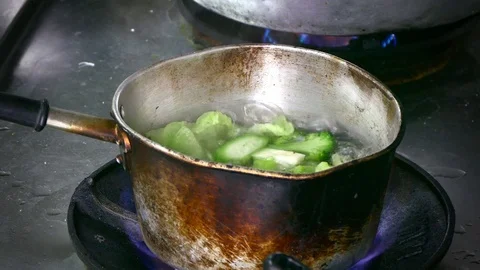 4K mix Boiling vegetable Video stock 70918185