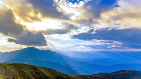 4K. Mountain landscape  with clouds and blue sky. Without birds, timelapse Stockbeeldmateriaal 79085659