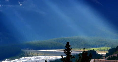 4K Mountains and Crepuscular Rays Moving Telephoto Stock Footage 41640545
