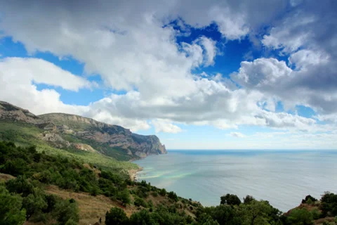 4K. Movement of the clouds on the mountain bay Aya.  Video stock 32293361