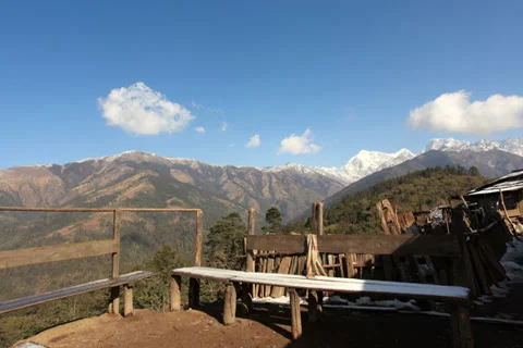 4K. Movement of the clouds on the mountains Himalayas, Takasindu village, Nepal. Video stock 37240622