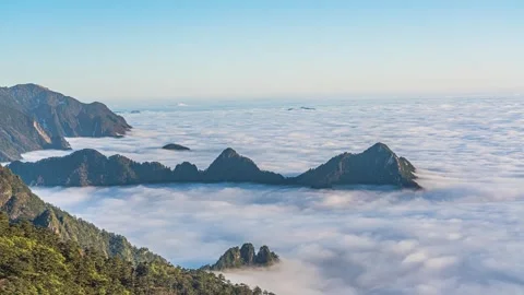 4K Natural Peaks Cloudfall Time Lapse Vídeos de archivo 348138072