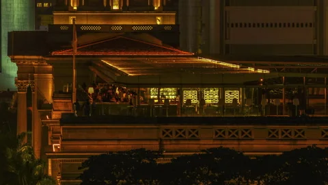 4K Night Bar Panning Timelapse : Singapore Old Supreme Court &amp; City Hall Stock Footage 149762000