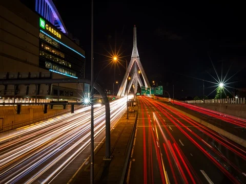 4K Night Time Lapse of Boston Traffic on Zakim Bridge Vídeo Stock 76313323
