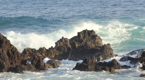 4K Ocean Waves And Rocks 20 動画素材 58931102