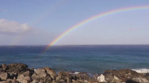 4K Ocean Waves Rocks And Rainbow 03 動画素材 58931820