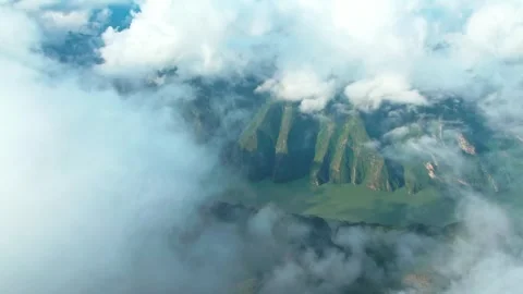 4K Overlooking sea of clouds over Yangtze River, Three Gorges and Wu Gorge Stock Footage 340016022