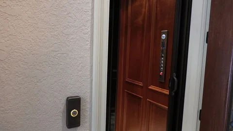 4K Pan of Home Elevator 库存影片 109373538