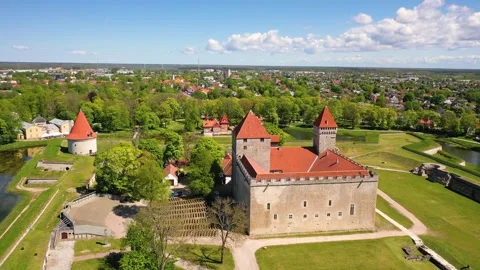 4K panoramic aerial video from flying drone to Kuressaare Castle Vidéo 276902806