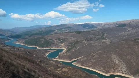4K Panoramic Mountain Lake – Static Scenic View of Winding Lake Video stock 331813287