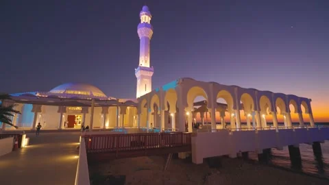 4k panoramic view of Al Rahman Mosque at night, Jeddah, Saudi Arabia Vídeos de archivo 255306299