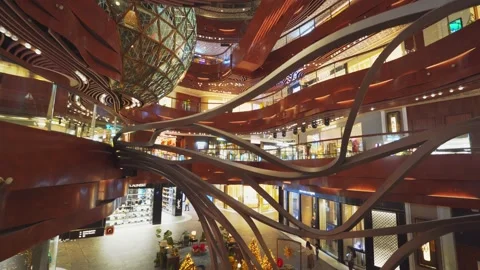 4k, panoramic view on interiors of art shopping mall k11 Musea, Hong Kong Видео 163767779